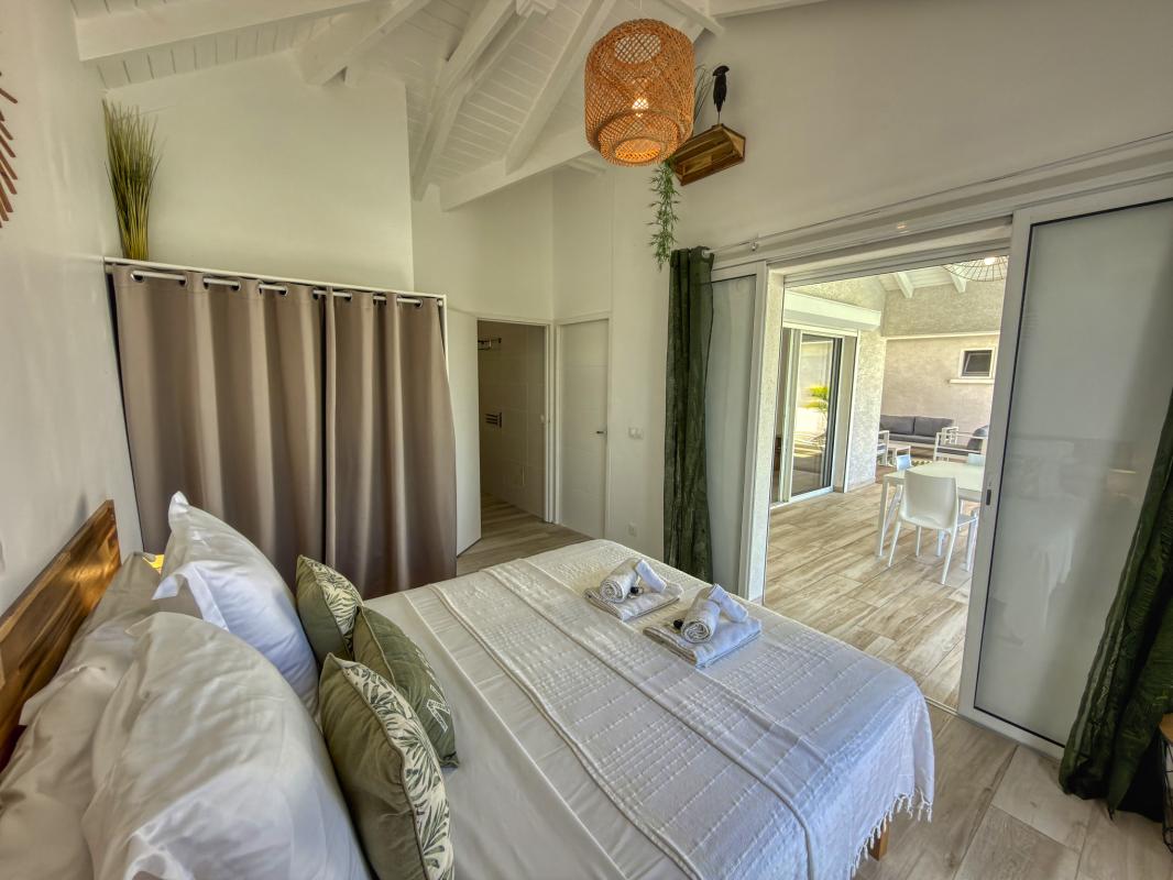 26.Location villa 2 chambres piscine vue mer Le Gosier Guadeloupe